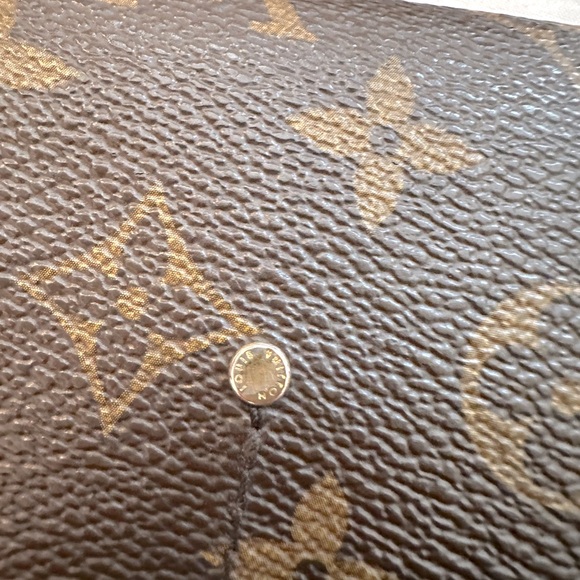 Louis Vuitton Monogram Favorite MM Crossbody - Picture 6 of 11